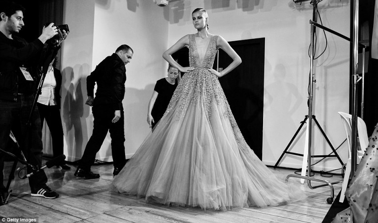 Elie_Saab_Backstage-Gabi_May