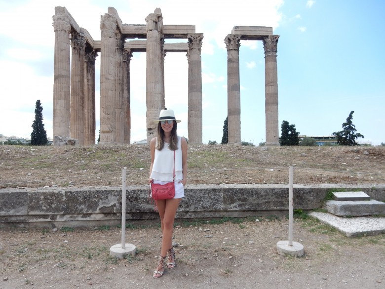 Look_Do_Dia-Branco-Atenas-Gabi_May-8