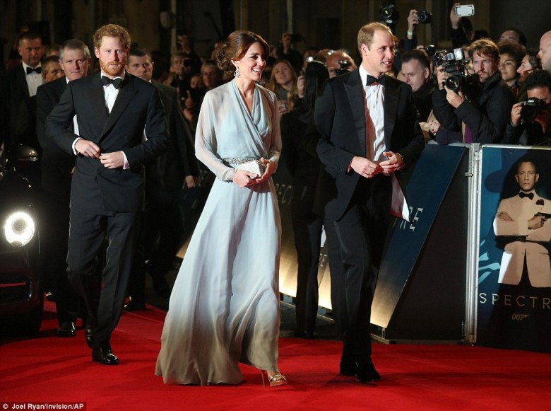 kate_middleton-jenny_packham-spectre-7