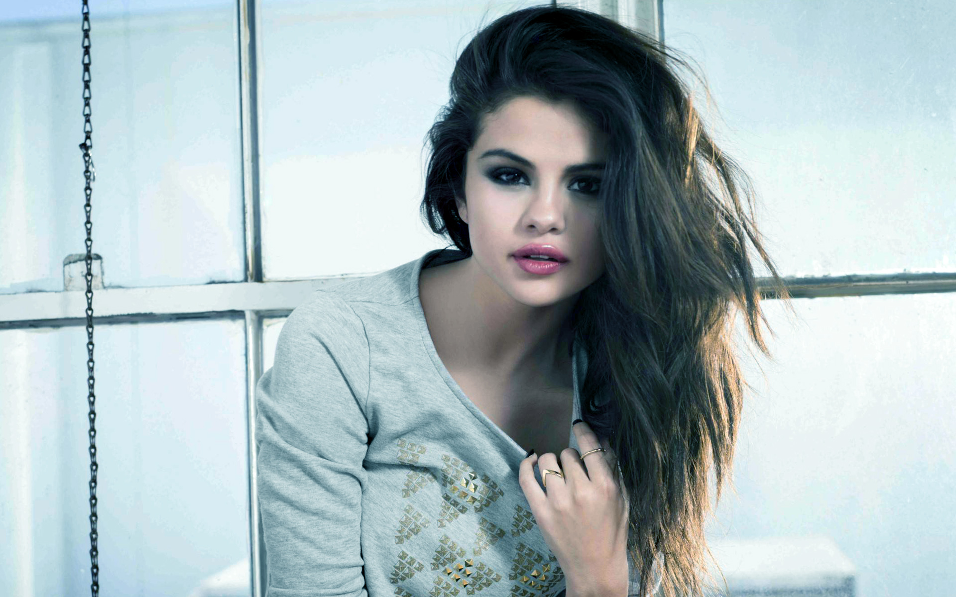 Looks Selena Gomez