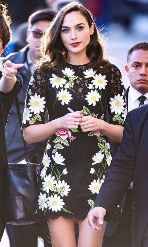 Estampa Floral com Fundo Preto