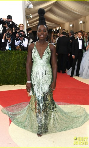 Lupita Nyongo Baile do Met 2016