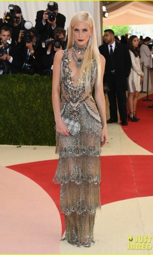 Poppy Delevigne Baile do Met 2016
