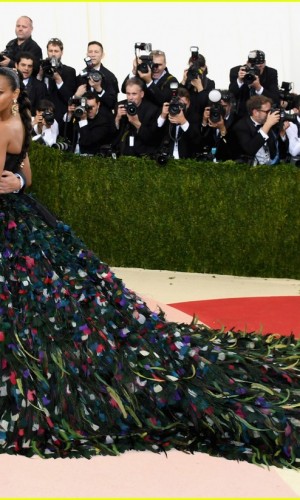 Zoe Saldana Baile do Met 2016