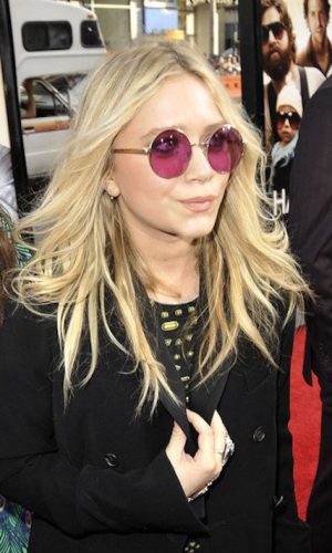 óculos com lente colorida, tendência, moda, estilo, tinted sunglasses, fashion, style, trend