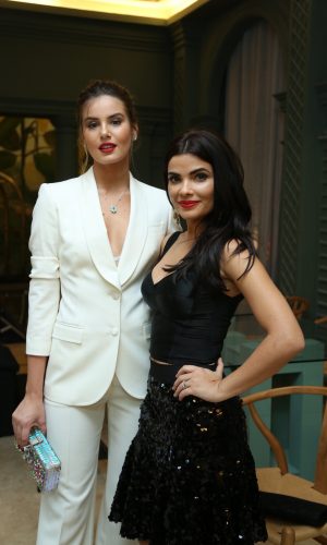 Camila Queiroz, novela Pega Pega, festa, look, moda, estilo, style, pantsuit, fashion, outfit