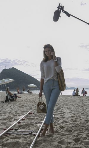 Camila Queiroz, novela Pega Pega, festa, look, moda, estilo, style, pantsuit, fashion, outfit