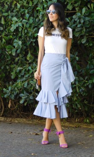 look moderno, look do dia, camiseta estampada, saia de babados, Gabi May, moda, estilo, tendência, modern outfit, ootd, printed t-shirt, ruffled skirt, fashion, style, trend