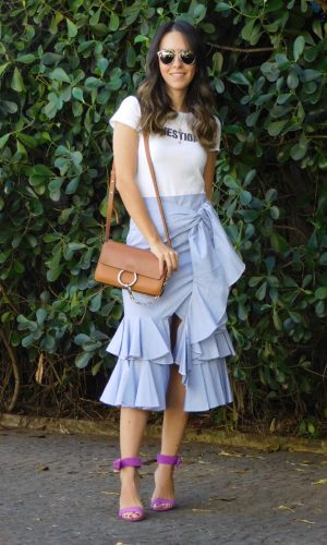 look moderno, look do dia, camiseta estampada, saia de babados, Gabi May, moda, estilo, tendência, modern outfit, ootd, printed t-shirt, ruffled skirt, fashion, style, trend