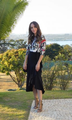 saia de babados midi, look inverno, moda, estilo, tendência, inspiração, look do dia, Gabi May, midi ruffled skirt, fashion, style, inspiration, trend, ootd