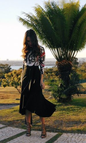 saia de babados midi, look inverno, moda, estilo, tendência, inspiração, look do dia, Gabi May, midi ruffled skirt, fashion, style, inspiration, trend, ootd