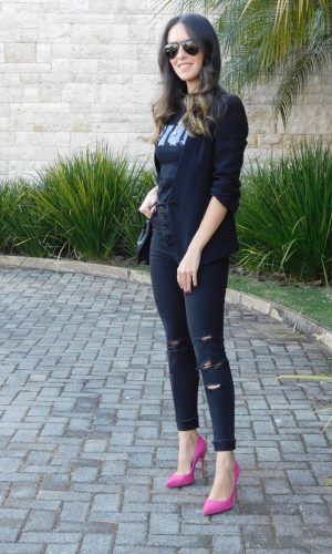 look preto, ponto de cor, moda, estilo, look do dia, Gabi May, camiseta, black outfit, pop of color, fashion, style, outfit, ootd