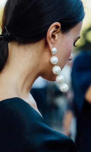 maxi brinco, tendência, moda, estilo, looks, statement earring, maxi earring, trend, fashion, style, outfits