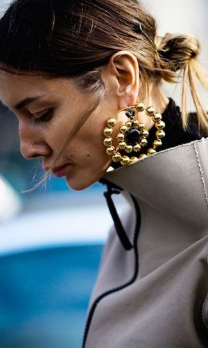 maxi brinco, tendência, moda, estilo, looks, statement earring, maxi earring, trend, fashion, style, outfits