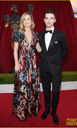 sag awards 2018, premiação, celebridades, moda, estilo, looks, vestido longo, tapete vermelho, award season, red carpet, celebrities, fashion, style, gown, brie larson