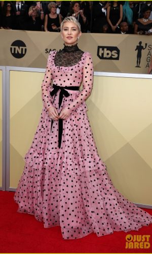sag awards 2018, premiação, celebridades, moda, estilo, looks, vestido longo, tapete vermelho, award season, red carpet, celebrities, fashion, style, gown, kate hudson