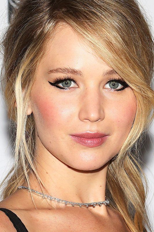 maquiagens da jennifer lawrence, maquiagem, olho esfumado, delineado gatinho, inspiração, makeup, cat-eye, smokey eye, inspiration