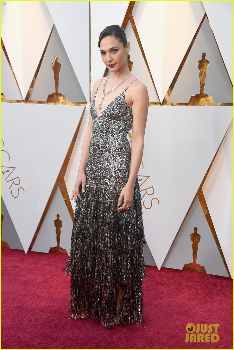 oscar 2018, tapete vermelho, celebridades, premiação, moda, estilo, looks, vestido longo, 2018 oscars, red carpet, celebrities, award season, fashion, style, gowns, outfits, gal gadot