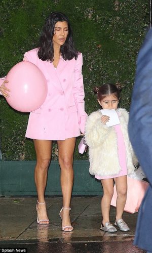 mais bem vestidas da semana, celebridades, moda, estilo, looks, inspiração, best dressed of the week, celebrities, fashion, style, outfits, inspiration, kourtney kardashian