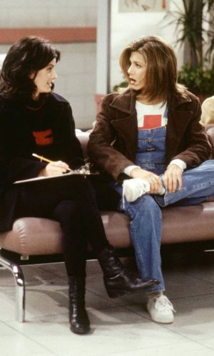 rachel green, jennifer aniston, friends, anos 90, looks, tendência, moda, estilo, trend, 90s, outfits, fashion, style, macacão, overalls