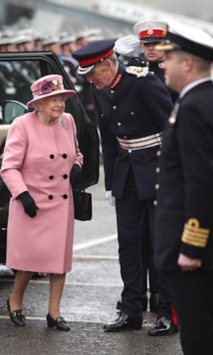 mais bem vestidas da semana, celebridades, moda, estilo, looks, inspiração, best dressed of the week, celebrities, fashion, style, outfits, inspiration, rainha elizabeth II, queen elizabeth II