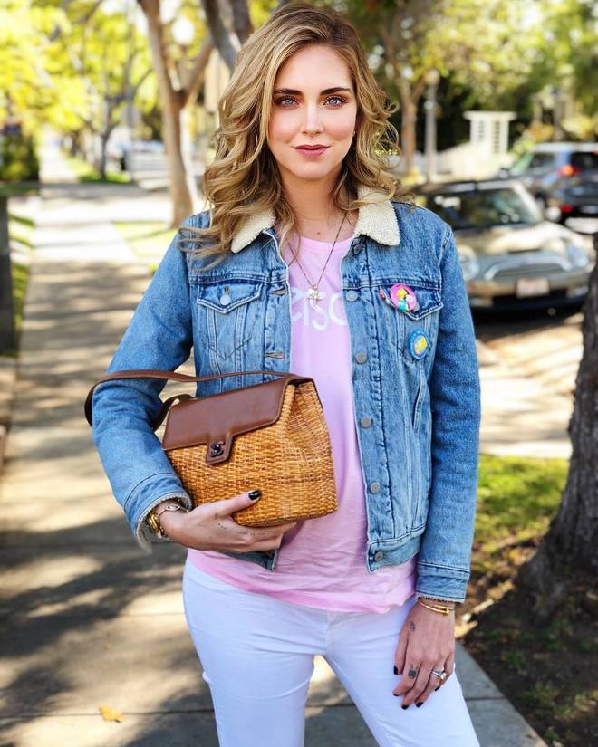 camiseta versace, logo, logomania, moda, estilo, tendência, looks, versace tshirt, fashion, style, trend, outfits, chiara ferragni