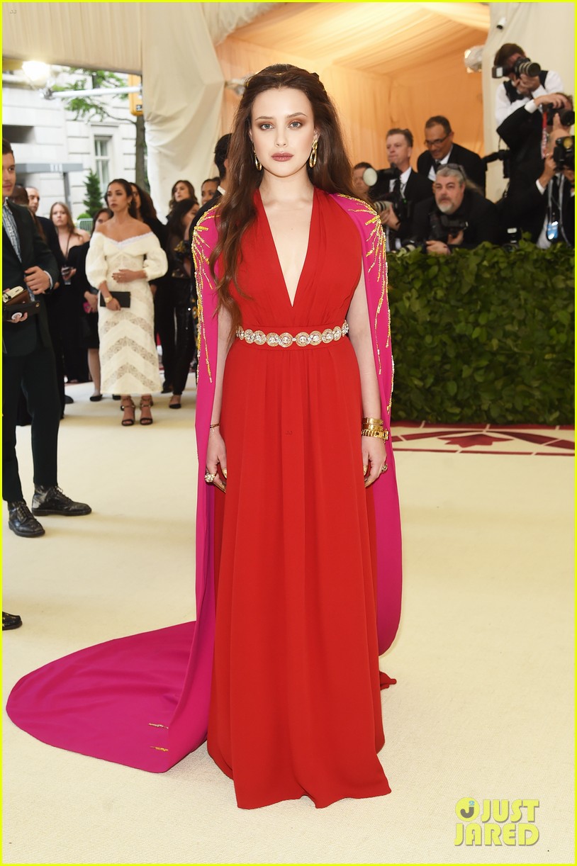 met gala 2018, moda, estilo, celebridades, looks, fashion, style, outfits, celebrities, katherine langford