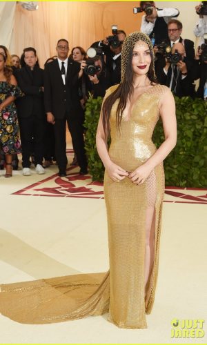 met gala 2018, moda, estilo, celebridades, looks, fashion, style, outfits, celebrities, olivia munn