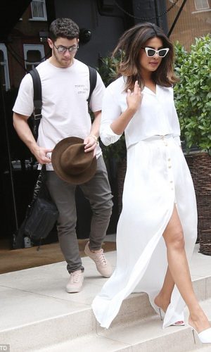saia com botões frontais, moda, estilo, tendência, looks, button front skirt, fashion, style, trend, outfits