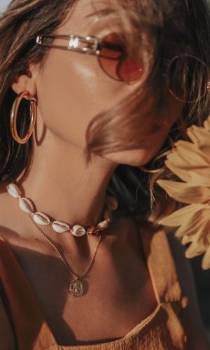 choker de búzios, moda, estilo, acessório, colar, looks, tendência, trend, fashion, style, accessory, necklace, cowrie shell choker