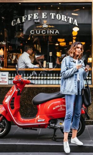 holly titheridge, look com tênis, moda, estilo, inspiration, outfits with sneakers, fashion, style, inspiration