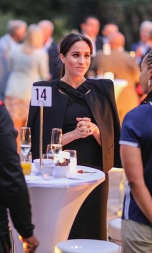 meghan markle, duquesa de sussex, looks, moda, estilo, turnê oceania, duchess of sussex, prince harry, outfits, fashion, style, inspiration, what meghan wore, australia, new zealand, fiji, tonga