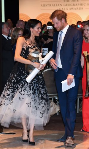 meghan markle, duquesa de sussex, looks, moda, estilo, turnê oceania, duchess of sussex, prince harry, outfits, fashion, style, inspiration, what meghan wore, australia, new zealand, fiji, tonga