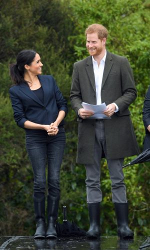 meghan markle, duquesa de sussex, looks, moda, estilo, turnê oceania, duchess of sussex, prince harry, outfits, fashion, style, inspiration, what meghan wore, australia, new zealand, fiji, tonga