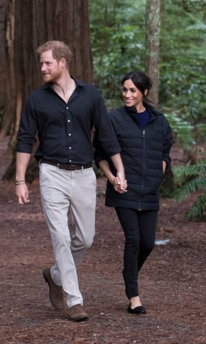 meghan markle, duquesa de sussex, looks, moda, estilo, turnê oceania, duchess of sussex, prince harry, outfits, fashion, style, inspiration, what meghan wore, australia, new zealand, fiji, tonga, rotorua