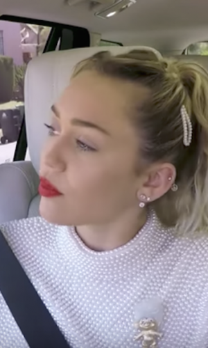 acessórios de cabelo, grampo, tic tac, presilha, beleza, cabelo, penteado, tendência, beauty, hairstyle, hairdo, hair clip, bobby pin, trend, hair accessories, miley cyrus