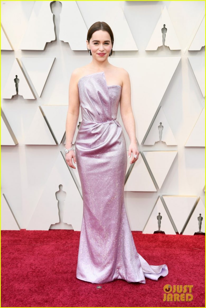 oscar 2019, tapete vermelho, celebridades, hollywood, moda, vestidos, looks, 2019 oscars, gowns, red carpet, celebrities, award season, emilia clarke, balmain