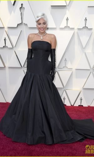 oscar 2019, tapete vermelho, celebridades, hollywood, moda, vestidos, looks, 2019 oscars, gowns, red carpet, celebrities, award season, lady gaga