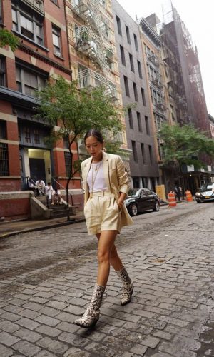 bota com estampa de cobra, tendência, moda, estilo, looks, inverno, fashion, style, trend, outfits, winter looks, snakeskin boots, aimee song
