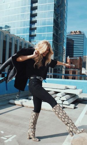 bota com estampa de cobra, tendência, moda, estilo, looks, inverno, fashion, style, trend, outfits, winter looks, snakeskin boots