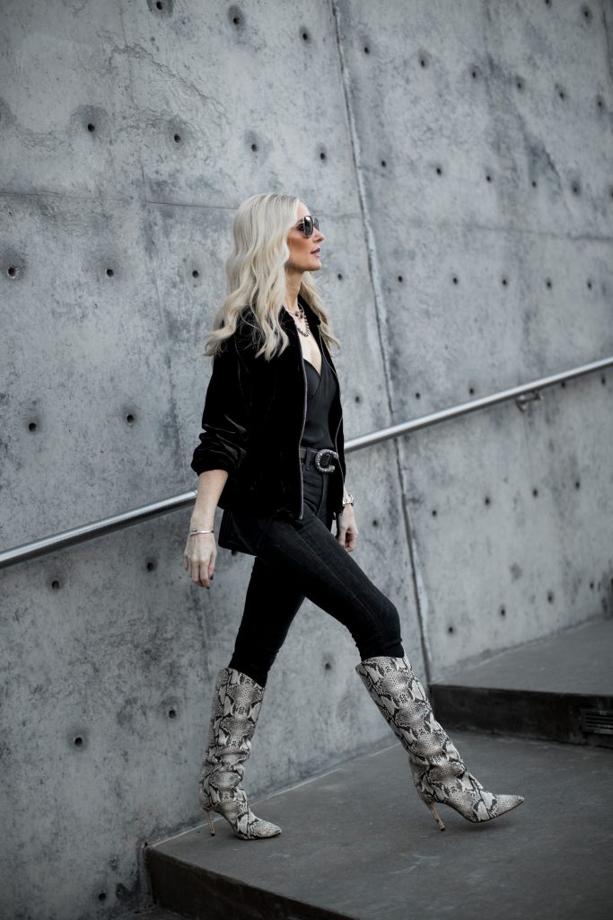 bota com estampa de cobra, tendência, moda, estilo, looks, inverno, fashion, style, trend, outfits, winter looks, snakeskin boots