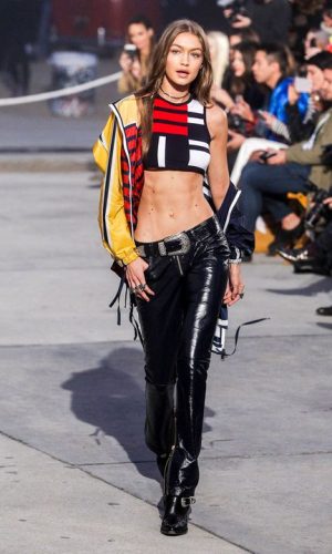 jaqueta corta vento, moda, estilo, looks, anos 90, tendência, estilo esportivo, sporty style, fashion, style, outfits, windbreaker jacket, trend