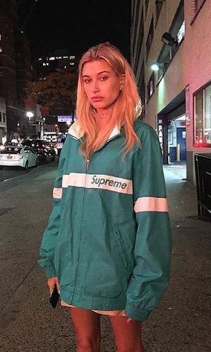 jaqueta corta vento, moda, estilo, looks, anos 90, tendência, estilo esportivo, sporty style, fashion, style, outfits, windbreaker jacket, trend