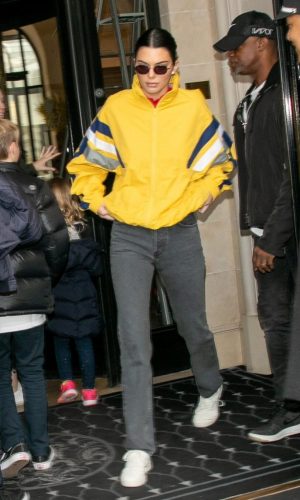 jaqueta corta vento, moda, estilo, looks, anos 90, tendência, estilo esportivo, sporty style, fashion, style, outfits, windbreaker jacket, trend