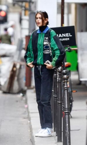 jaqueta corta vento, moda, estilo, looks, anos 90, tendência, estilo esportivo, sporty style, fashion, style, outfits, windbreaker jacket, trend