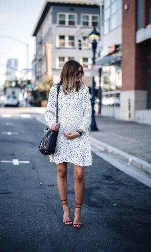 gravidez, mulher com vestido de poá, woman with a polka dot dress