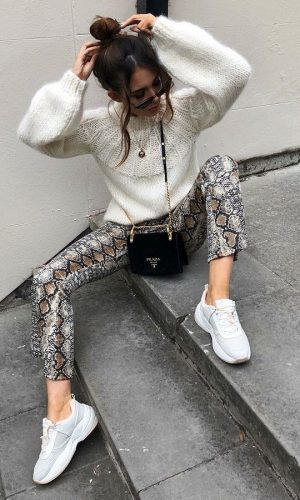 como usar uma calça com estampa de cobra, tendência, moda, how to wear snakeskin pants