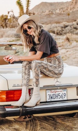 como usar uma calça com estampa de cobra, tendência, moda, how to wear snakeskin pants
