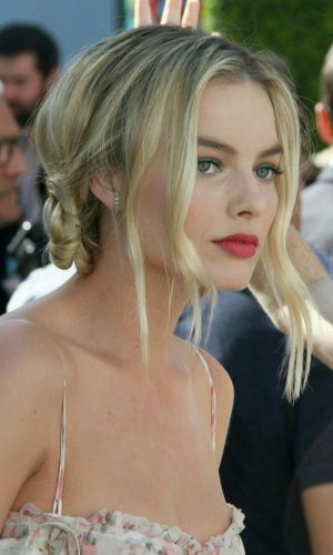 beleza, cabelo, penteado, margot robbie, beauty, hair, hairstyle, messy bun, coque bagunçado