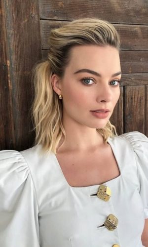beleza, cabelo, penteado, margot robbie, beauty, hair, hairstyle, meio preso